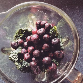 #JunkFreeJune day 1 brekkie – green protein smoothie with blueberries, kale, kiwi, lime, grapes and banana <3 Follow my #JunkFreeJune and #CleanEating journey and check out my recipes at http://jetsettinglivingwell