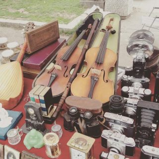 Chilling at Bulgarian flea markets #oldstuff #sofia #violins